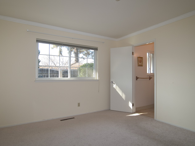 Master Bedroom  picture - 4690 Doyle Rd, San Jose 95129