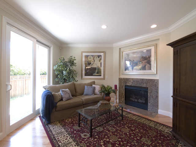 Family Room  picture - 879 Clara Dr, Palo Alto 94303