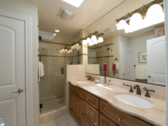 Master Bath  picture - 879 Clara Dr, Palo Alto 94303