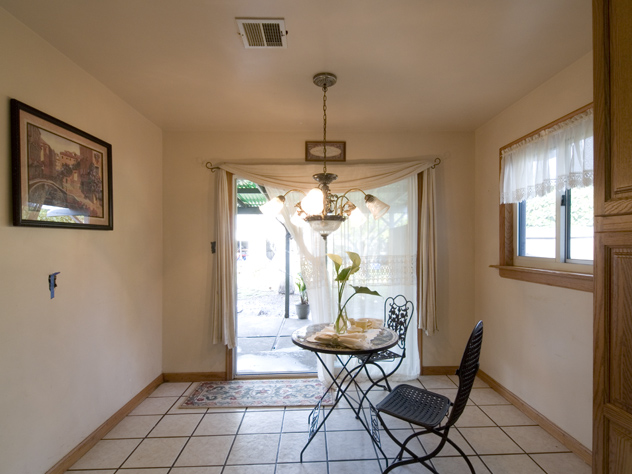 Dining  picture - 1155 Cypress St, East Palo Alto 94303
