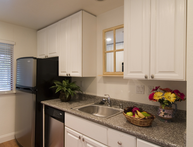 Kitchen Sink  picture - 4151 El Camino Way, Unit A, Palo Alto 94306