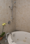 3121 Los Prados St 2, San Mateo 94403 - Tub 