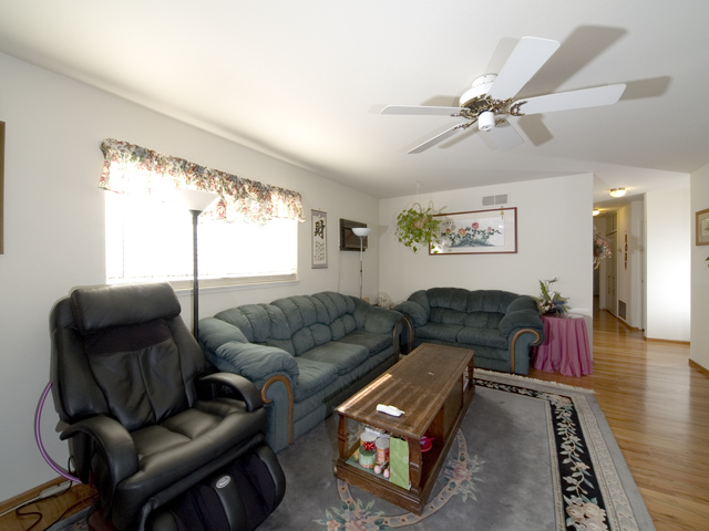 Living2  picture - 1018 Alderbrook Ln, San Jose 95129