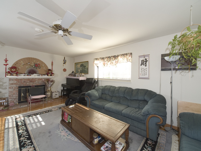 Living3  picture - 1018 Alderbrook Ln, San Jose 95129