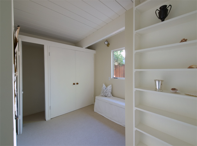 Dressing Room  picture - 1607 Channing Ave, Palo Alto 94303