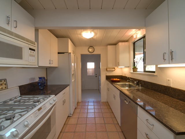 Kitchen  picture - 717 De Soto Dr, Palo Alto 94303