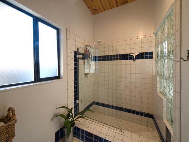 Master Bathb  picture - 717 De Soto Dr, Palo Alto 94303