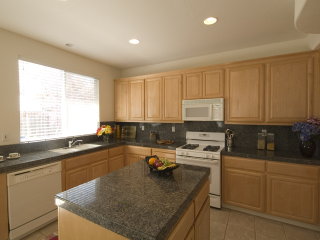 Kitchen  picture - 930 Oconnor St, East Palo Alto 94303
