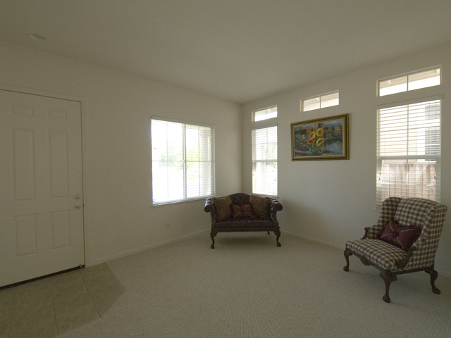 Living  picture - 930 Oconnor St, East Palo Alto 94303