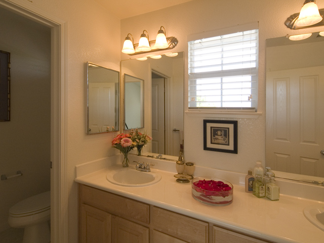 Master Bathb  picture - 930 Oconnor St, East Palo Alto 94303