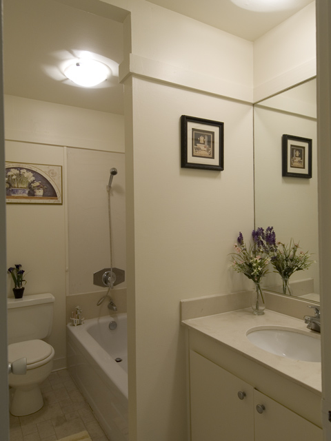 Bath  picture - 500 W Middlefield Rd, Unit 36, Mountain View 94043
