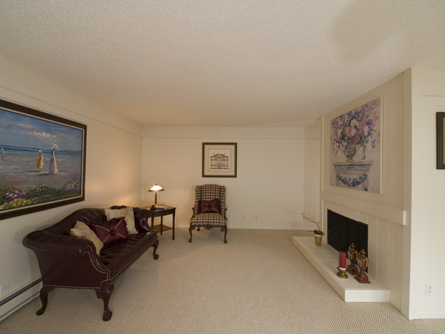 Living  picture - 500 W Middlefield Rd, Unit 36, Mountain View 94043