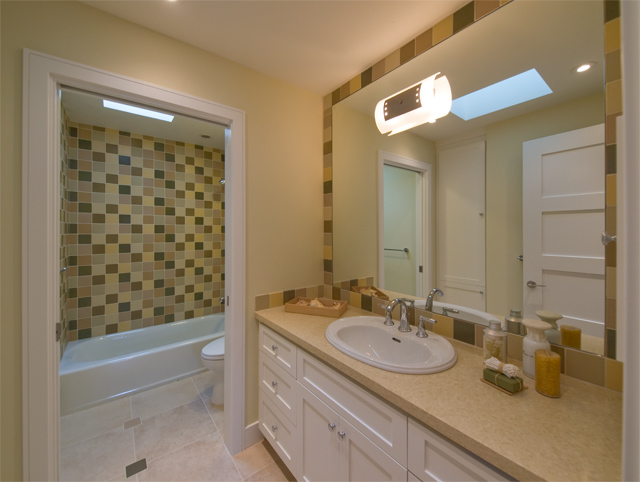 Upstairs Bath Picture - 737 Webster St, Palo Alto 94301 Upstairs Bath picture - 737 Webster St, Palo Alto 94301