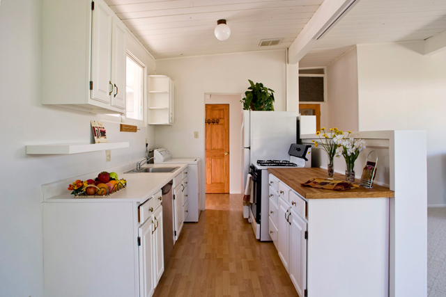 Kitchen picture - 352 Carolina Ln, Palo Alto 94306