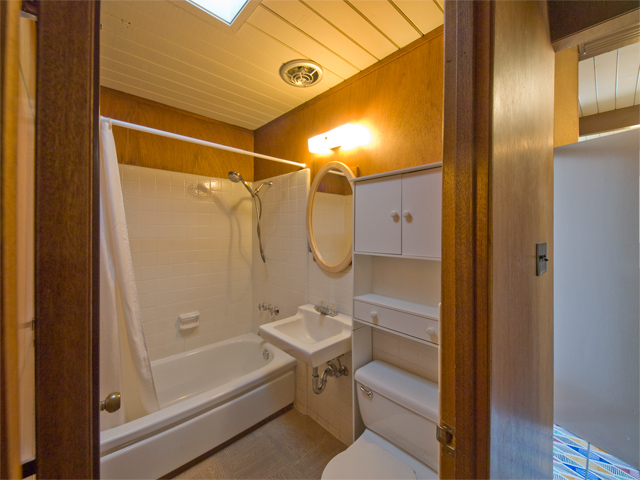 Bath picture - 770 Gailen Ct, Palo Alto 94303