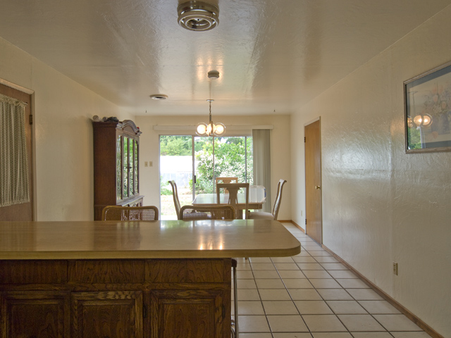 Dining Kitchen  picture - 869 Loma Verde Ave, Palo Alto 94303