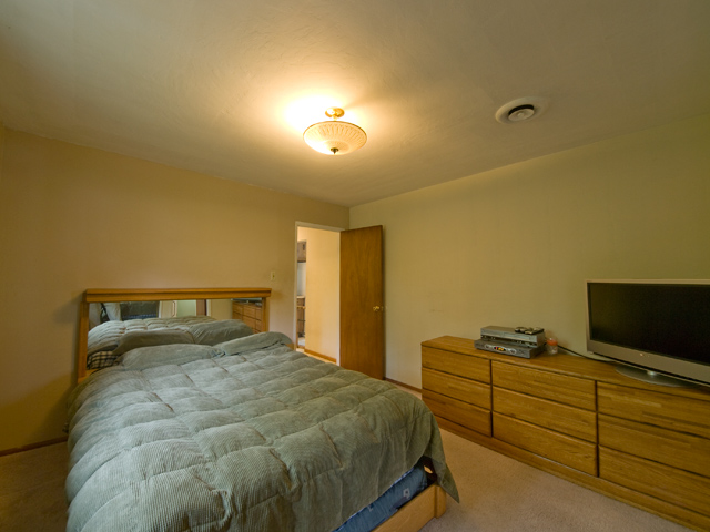 Master Bedroom picture - 869 Loma Verde Ave, Palo Alto 94303