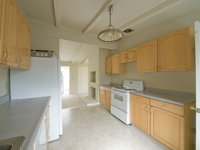 Kitchen picture - 19070 Meiggs Ln, Cupertino 95014