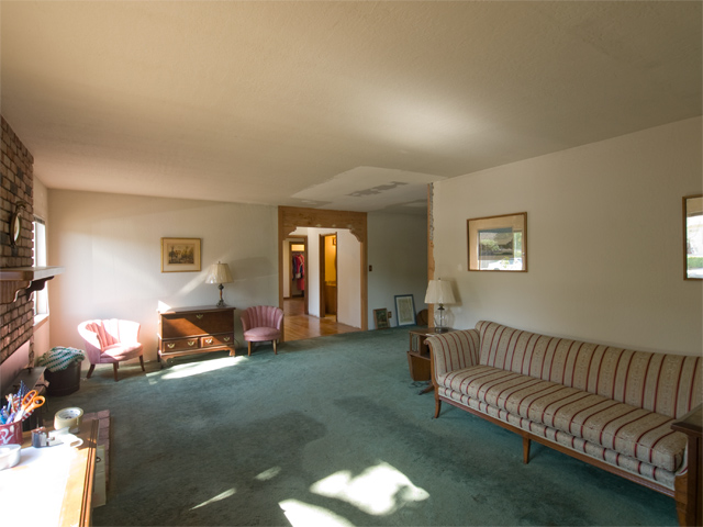 Living picture - 3070 Middlefield Rd, Palo Alto 94306
