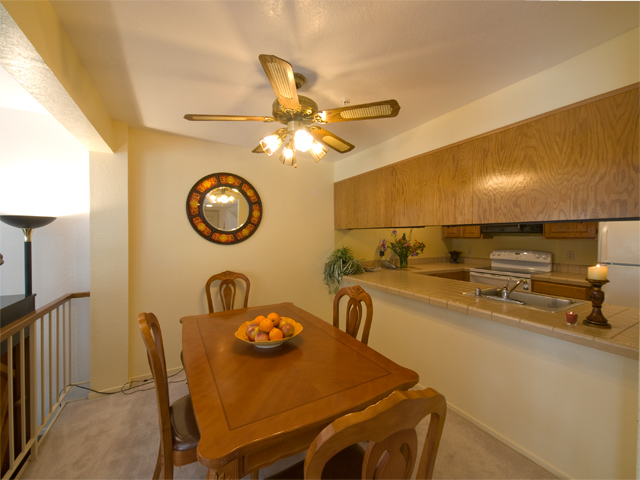Dining picture - 3073 Middlefield Rd, Unit 202, Palo Alto 94306