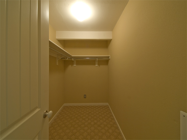 Master Closet  picture - 3263 Murray Way, Palo Alto 94303