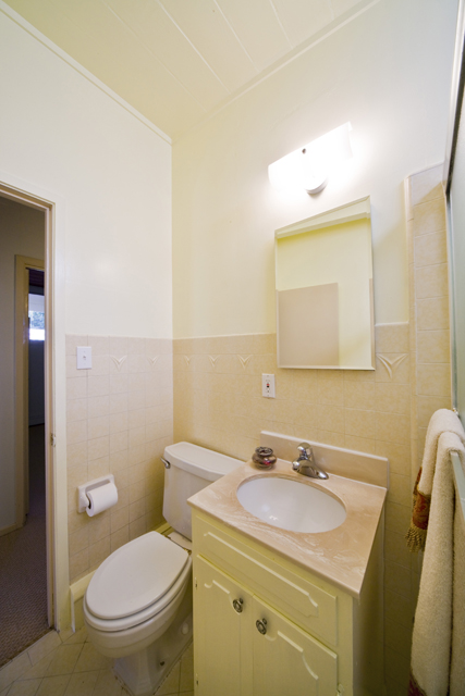 Bath2 picture - 22 Roosevelt Cir, Palo Alto 94306