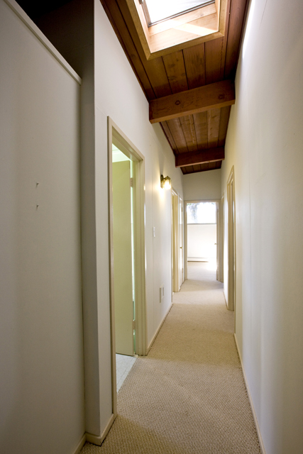 Hall picture - 22 Roosevelt Cir, Palo Alto 94306