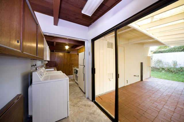 Laundry picture - 22 Roosevelt Cir, Palo Alto 94306