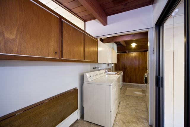 Laundry picture - 22 Roosevelt Cir, Palo Alto 94306