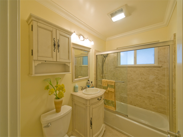 Bath picture - 4202 Ruthelma Ave, Palo Alto 94306