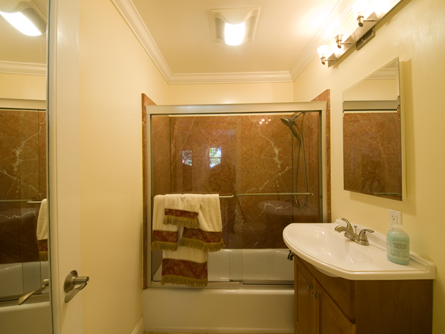 Master Bath1 picture - 4202 Ruthelma Ave, Palo Alto 94306