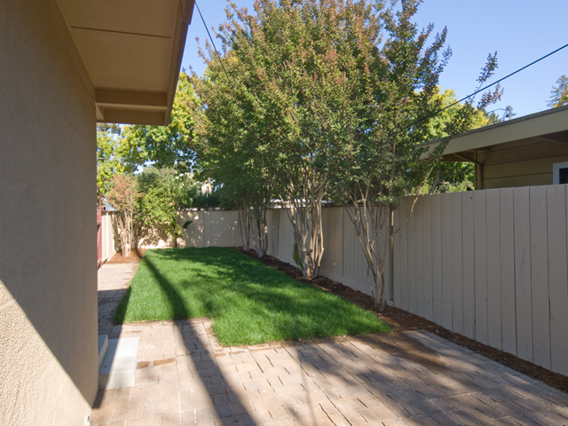 Yard picture - 4202 Ruthelma Ave, Palo Alto 94306
