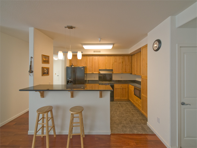 Kitchen (C) picture - 19503 Stevens Creek Blvd 336, Cupertino 95014