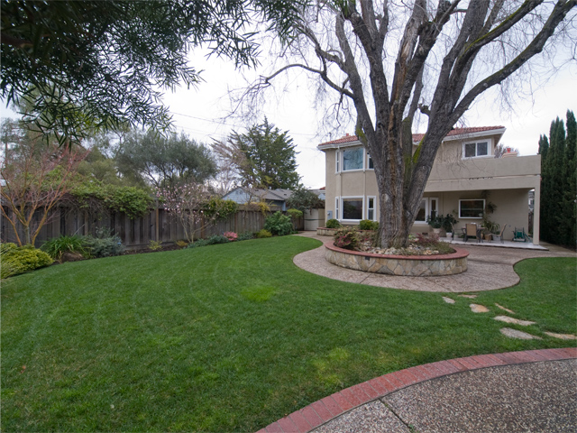 Backyard  picture - 871 Sycamore Dr, Palo Alto 94303