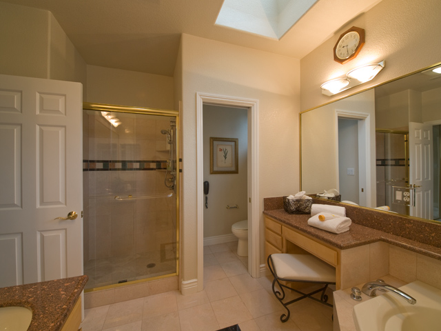 Bath (B) picture - 871 Sycamore Dr, Palo Alto 94303