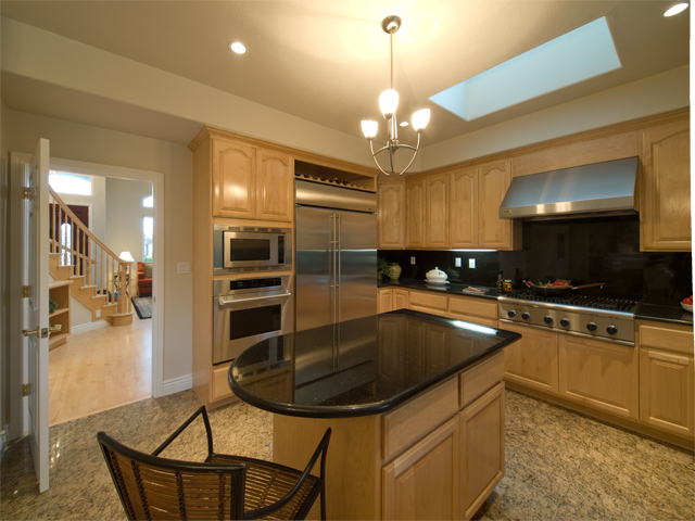 Kitchen (B) picture - 871 Sycamore Dr, Palo Alto 94303