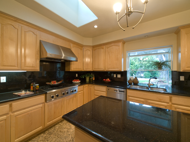 Kitchen (C) picture - 871 Sycamore Dr, Palo Alto 94303
