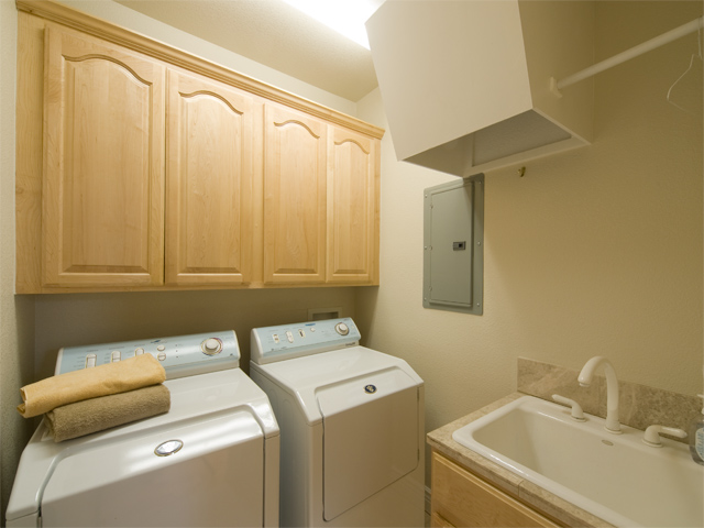 Laundry  picture - 871 Sycamore Dr, Palo Alto 94303