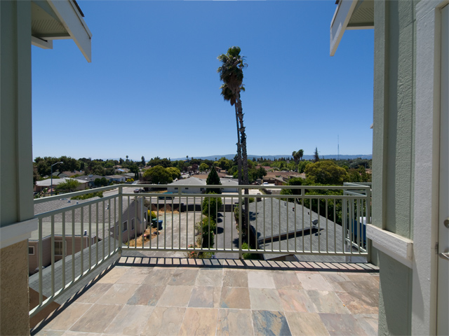 Balcony  picture - 2330 University Ave, Unit 370, East Palo Alto 94303