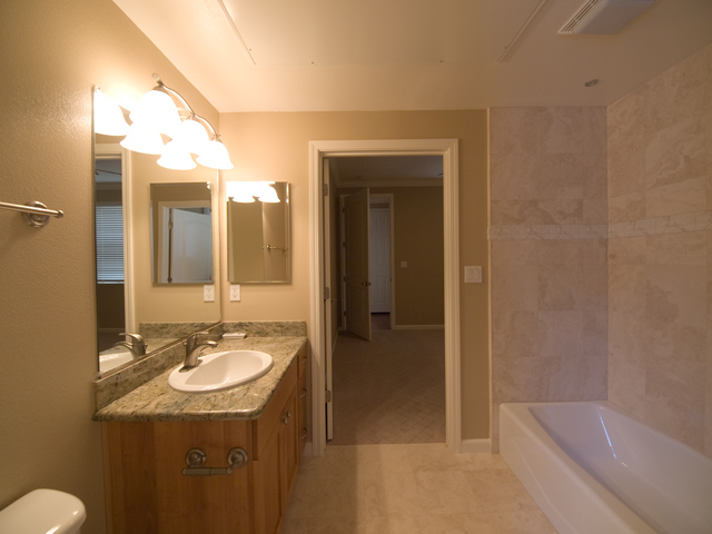 Bathroom2  picture - 2330 University Ave, Unit 370, East Palo Alto 94303