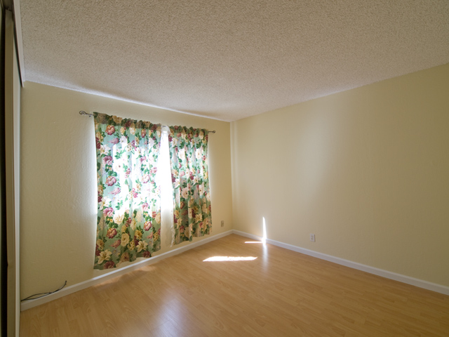 Bedroom3 picture - 2452 W Bayshore Rd, Unit 7, Palo Alto 94303