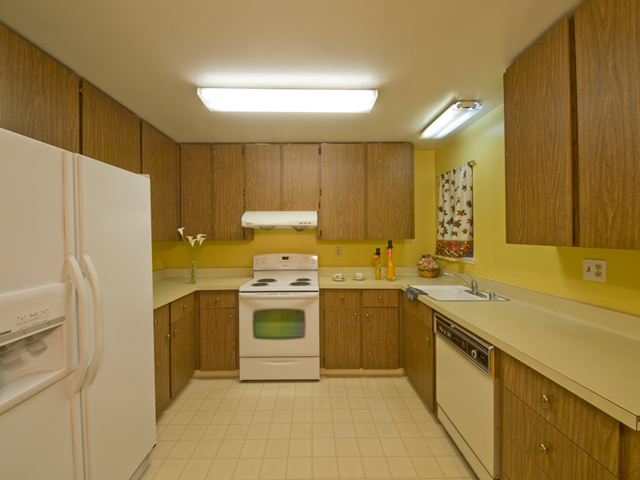 Kitchen picture - 2452 W Bayshore Rd, Unit 7, Palo Alto 94303