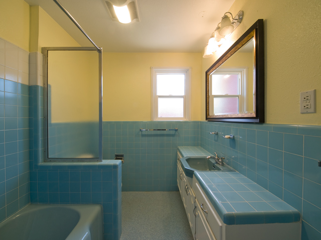 Bathroom  picture - 605 W Hillsdale Blvd, San Mateo 94403