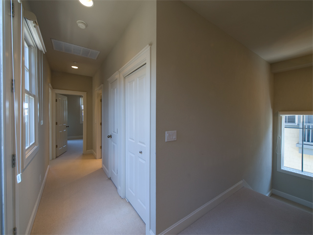 Hallway  picture - 4105 Wisteria Ln, Palo Alto 94306