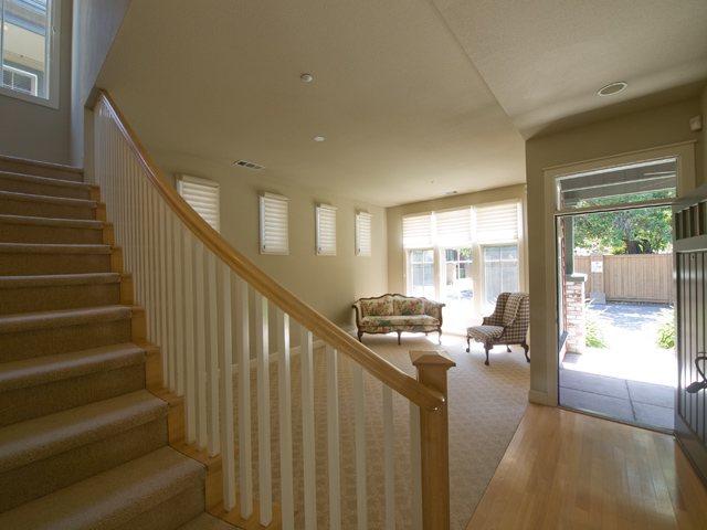 Stairway picture - 4105 Wisteria Ln, Palo Alto 94306