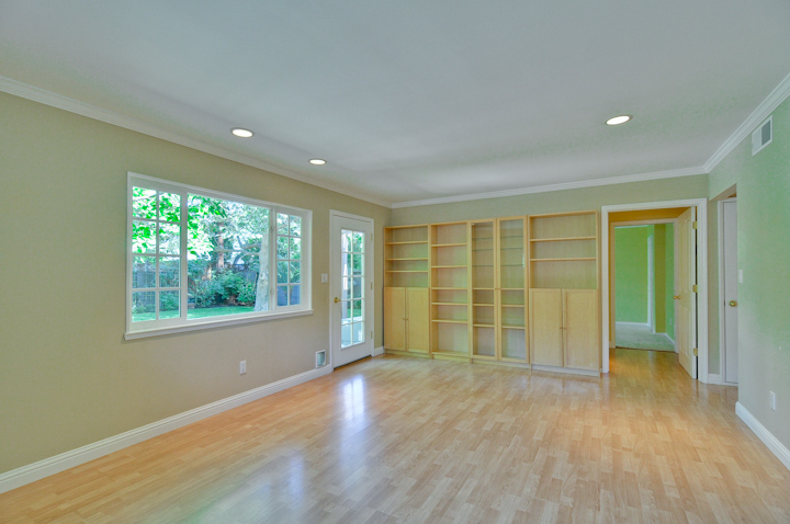 Family Room picture - 619 Alger Dr, Palo Alto 94306