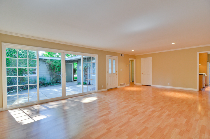 Living Room picture - 619 Alger Dr, Palo Alto 94306