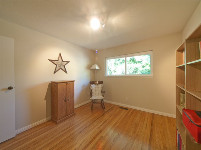 Bedroom 2 picture - 4191 Briarwood Way, Palo Alto 94306