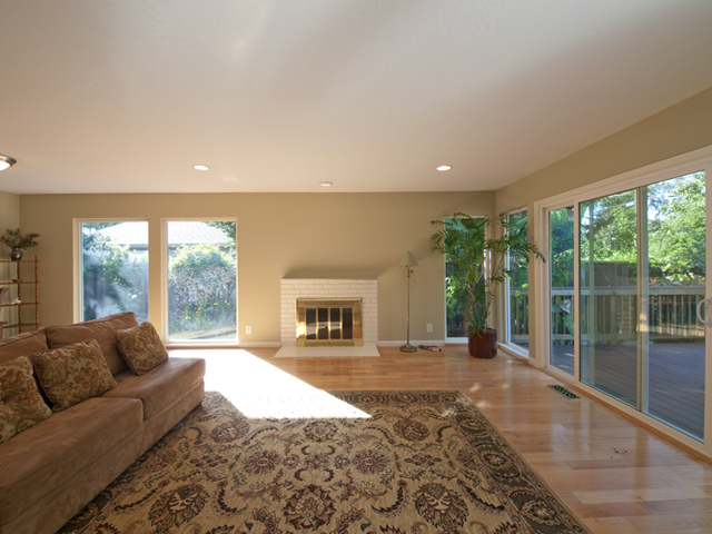Living Room picture - 4191 Briarwood Way, Palo Alto 94306