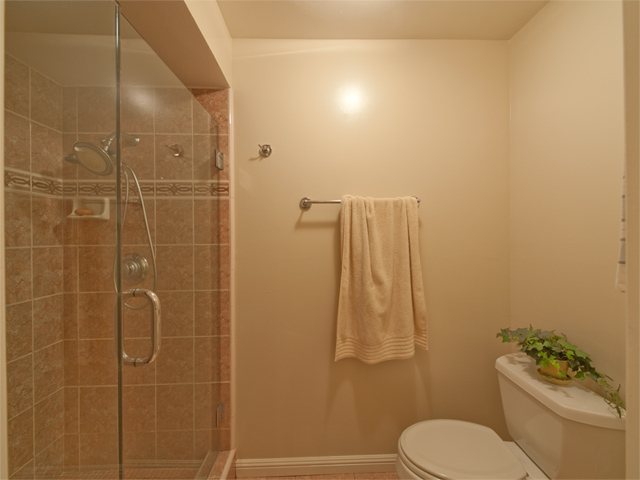 Master Bath picture - 4191 Briarwood Way, Palo Alto 94306